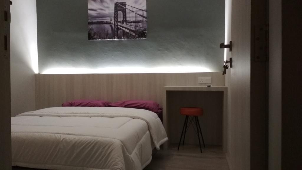 Sleeprest - Plamo Garden Hotell Batam Exteriör bild